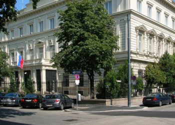 Austria i dëbon dy diplomatë rusë