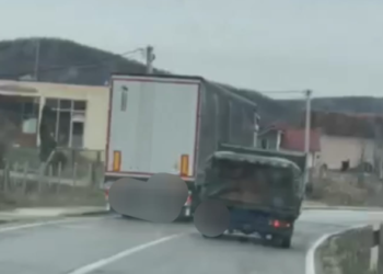 Gjobitet një person në Mitrovicë për tejkalim në vijë të plotë