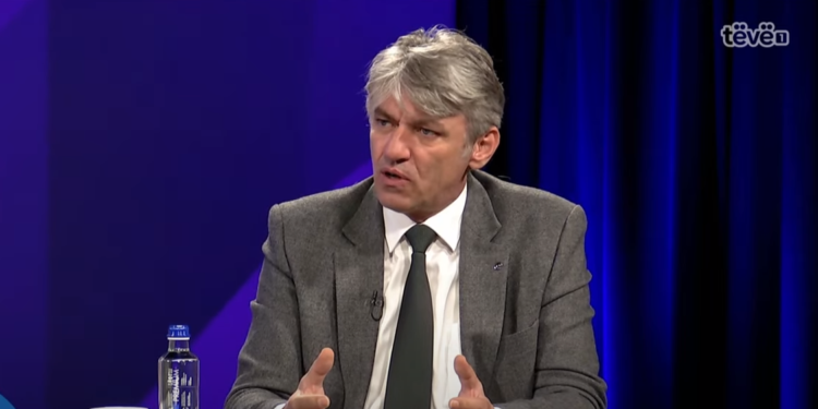 Sela: Serbia po kërkon koncesionet e veta për të hyrë në influencën e gjeopolitikës perëndimore