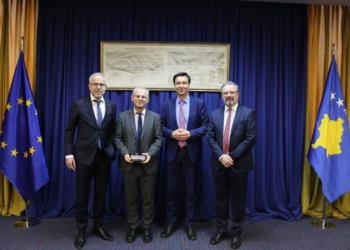 Bislimi takoi eurodeputetë nga Parlamenti Evropian, flasin mbi rrugëtimin e Kosovës drejt BE-së