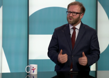 Abazi: Fatkeqësi që Hovenier u “detyrua” për herë të dytë ta thotë se ShBA-të kanë probleme me qasjen e Kurtit