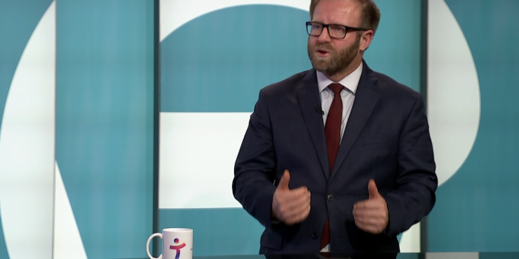 Abazi: Fatkeqësi që Hovenier u “detyrua” për herë të dytë ta thotë se ShBA-të kanë probleme me qasjen e Kurtit