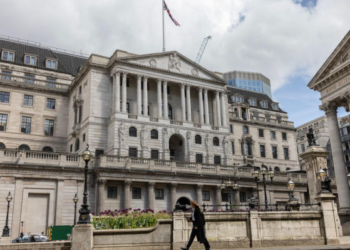 Banka e Anglisë pritet të jetë e para që mund t’i ulë normat e interesit