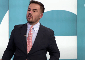 Deputeti i VV-së: Dinarë me thasë nëpër furgonë s’do të ketë më