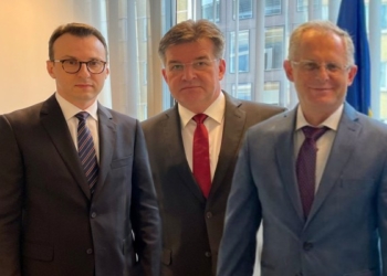 Fillon takimi trepalësh për dinarin në Bruksel