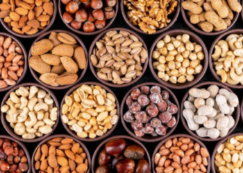 Shtatë fruta të thata që ndihmojnë kujtesën