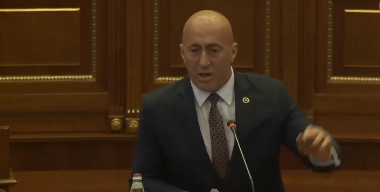 Haradinaj kërkon hetim të kontratave njëburimore: Ky fenomen ju turpëron