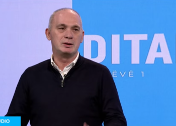 Humolli: Klasa politike në Kosovë po sillet në mjegull pa busull