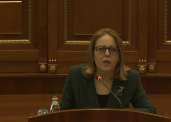 Bajrami: Kjo qeveri nënshkroi 1800 kontrata njëburimore në vlerë 240 milionë euro