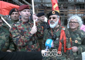 Qindra vizitorë në kullën e Jasharëve në ditën e dytë të “Epopesë së UÇK-së”