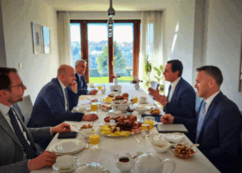 Emisari gjerman takohet me Kurtin, flasin për temat aktuale dhe Procesin e Berlinit