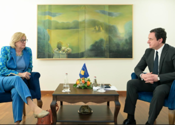 Kurti mirëpriti drejtoren e Institutit Demokratik Kombëtar, Nancy Soderberg