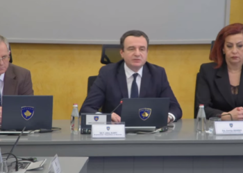 Kurti: Qeveria i ka dhënë të drejtë Agjencionit Kadastral ta zbatojë vendimin e Kushtetueses për Manastirin e Deçanit