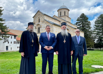 Manastiri i Deçanit njofton për vizitën e Escobarit, e quan mundësi për t’i treguar sfidat me të cilat përballet kjo kishë
