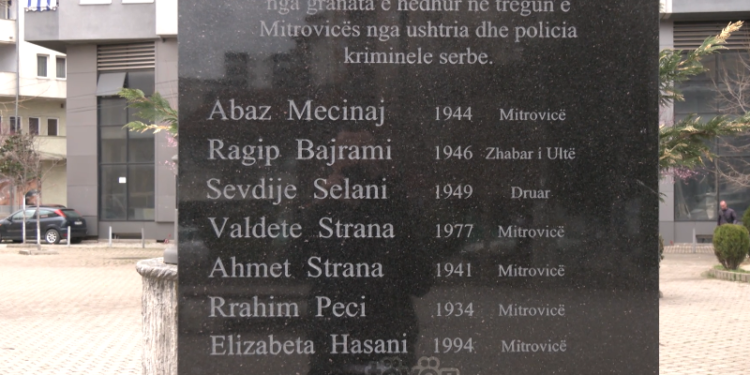 Shemben muret e shkollës “Ismail Qemali” në Mitrovicë, ndërpritet mësimi