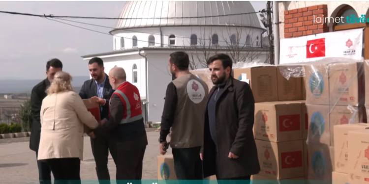 Kontigjenti me pesë mijë pako ushqimore vjen nga Turqia