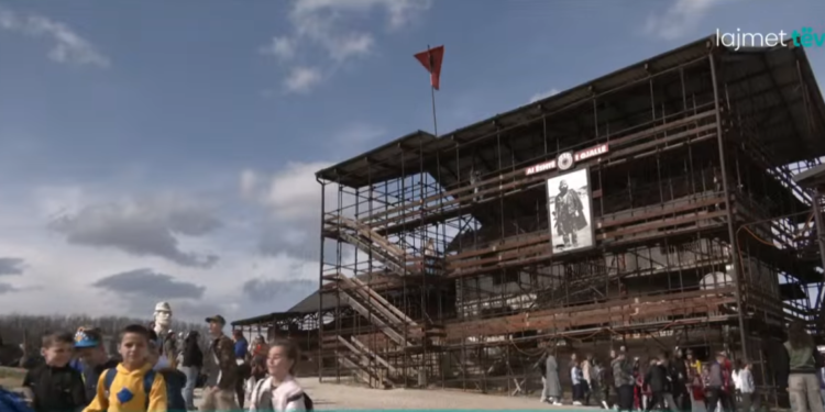 Prekazi mbushet me nxënës