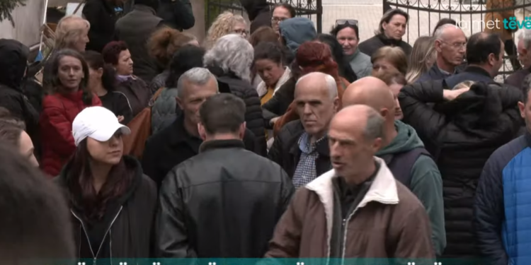 Punëtorët teknikë në grevë, studentët bojkotojnë mësimet