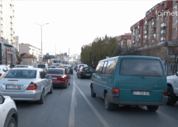 Rritën dënimet në trafikun rrugor, për përdorim të telefonit gjoba deri në 500 euro