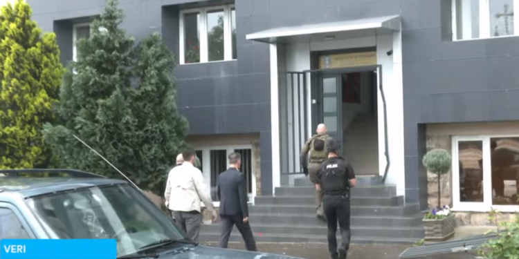 Kryetarët në veri pranojnë largimin