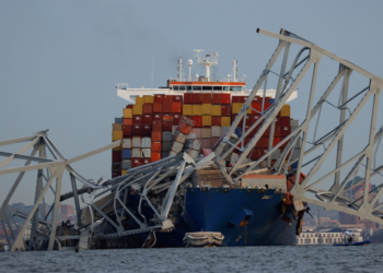 Gjashtë persona besohet se kanë vdekur nga shembja e urës në SHBA