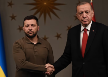 Zelensky viziton Turqinë për sigurinë ushqimore dhe bashkëpunimin në mbrojtje