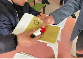 Partia opozitare turke po kryeson në dy qytetet më të mëdha, Stamboll dhe Ankara