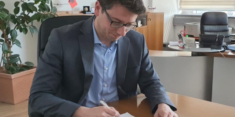 Murati njofton se është miratuar bartja e të hyrave vetanake të komunave