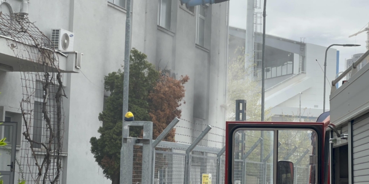 Zjarri në Nënstacionit elektrik Prishtina 3, lagjet për rreth pa rrymë