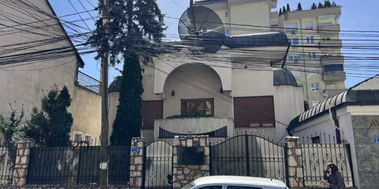 Plaçkitet shtëpia e Bajram Kelmendit, Policia kap hajnat në flagrancë