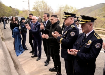 Sveçla pas vizitës në veri: Po punojmë për sigurinë e vendit tonë në çdo cep të tij