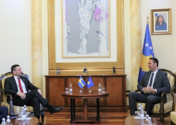 Konjufca pret në takim deputetin e Parlamentit suedez, Adnan Dibrani