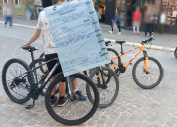 Policia gjobit biçiklistët e motoçiklistët në Prishtinë, sekuestron gjashtë trotinetë