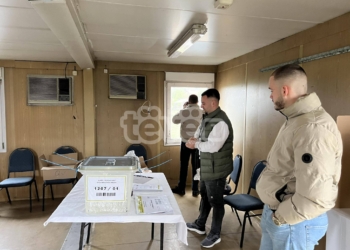 Asnjë votues në Leposaqviq, një orë pas hapjes së votimit