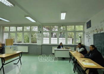 Qytetarët nisin të votojnë në Mitrovicë të Veriut