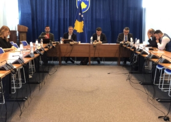 Miratohet në Komision Kodi i Sjelljes, deputetët që shajnë gjobë deri 700 euro