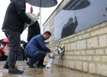 Konjufca bën homazhe te varrezat e familjes Mirena në Nakaradë