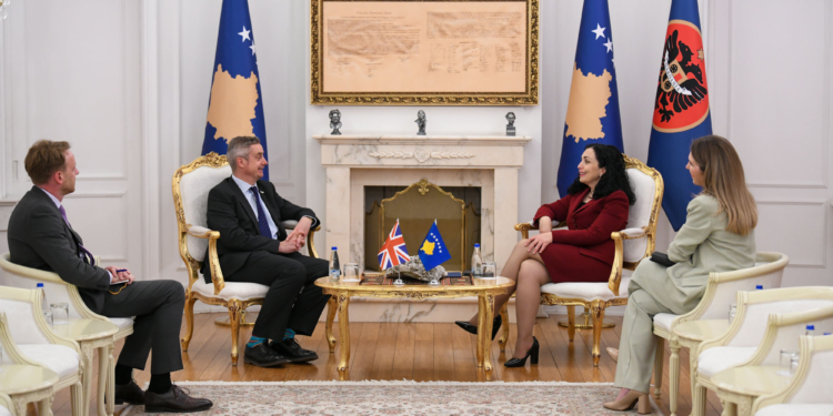Osmani takohet me Hargreaves, flasin për anëtarësimin e Kosovës në KiE