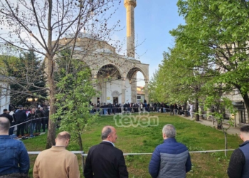 Falet namazi i Fitër Bajramit në Xhaminë e Madhe në Prishtinë