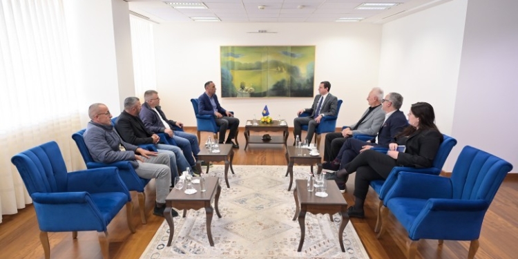 Kurti premton adresimin e nevojave të veteranëve e invalidëve të UÇK-së