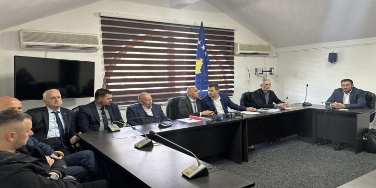 Nis seanca e parë në Kuvendin Komunal të Zubin Potokut