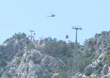 128 pasagjerë shpëtojnë pas aksidentit me teleferik në Turqinë jugore