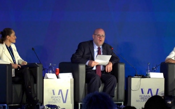 Hovenier: Shoqëritë janë më stabile nëse gratë janë ekonomikisht dhe politikisht më të fuqizuara