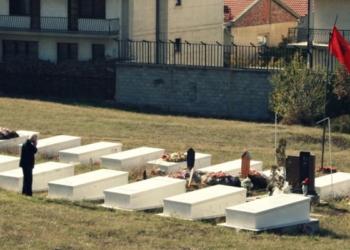 ​Përkujtohen dëshmorët dhe martirët në Prishtinë