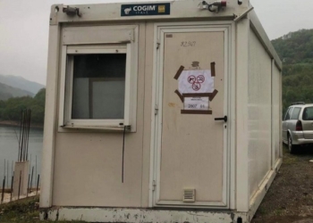 Qendra e votimit në Bërnjak, pa ngrohje e pa ndriqim