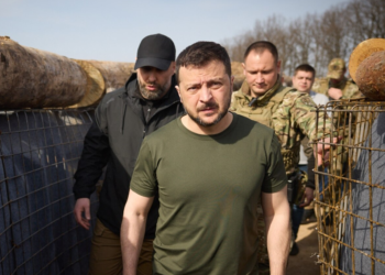 Zelensky i lutet Perëndimit për kundërajrorë, teksa Rusia i vazhdon sulmet e pareshtura ajrore