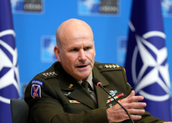 Gjenerali amerikan, Kongresit: Ukraina nuk mund ta përballojë vetë luftën