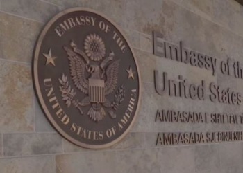 ​Ambasada e SHBA shpreh keqardhje për thirrjen e Listës Serbe për bojkot
