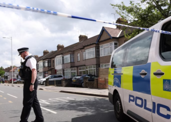 Vritet një adoleshent në Londër gjatë një sulmi me shpatë