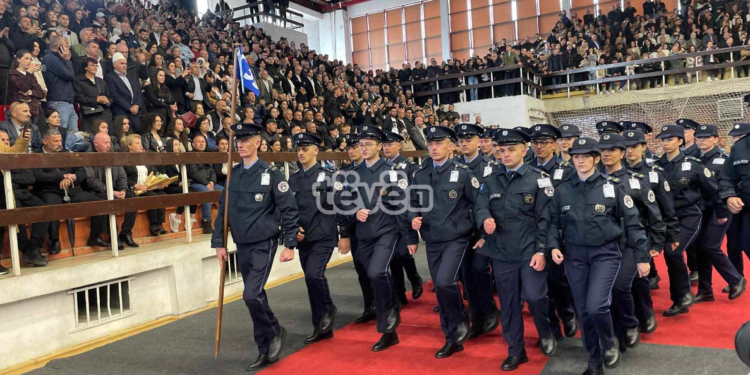 Krerët e shtetit kërkojnë nga kadetët e rinj shërbim dhe punë profesionale